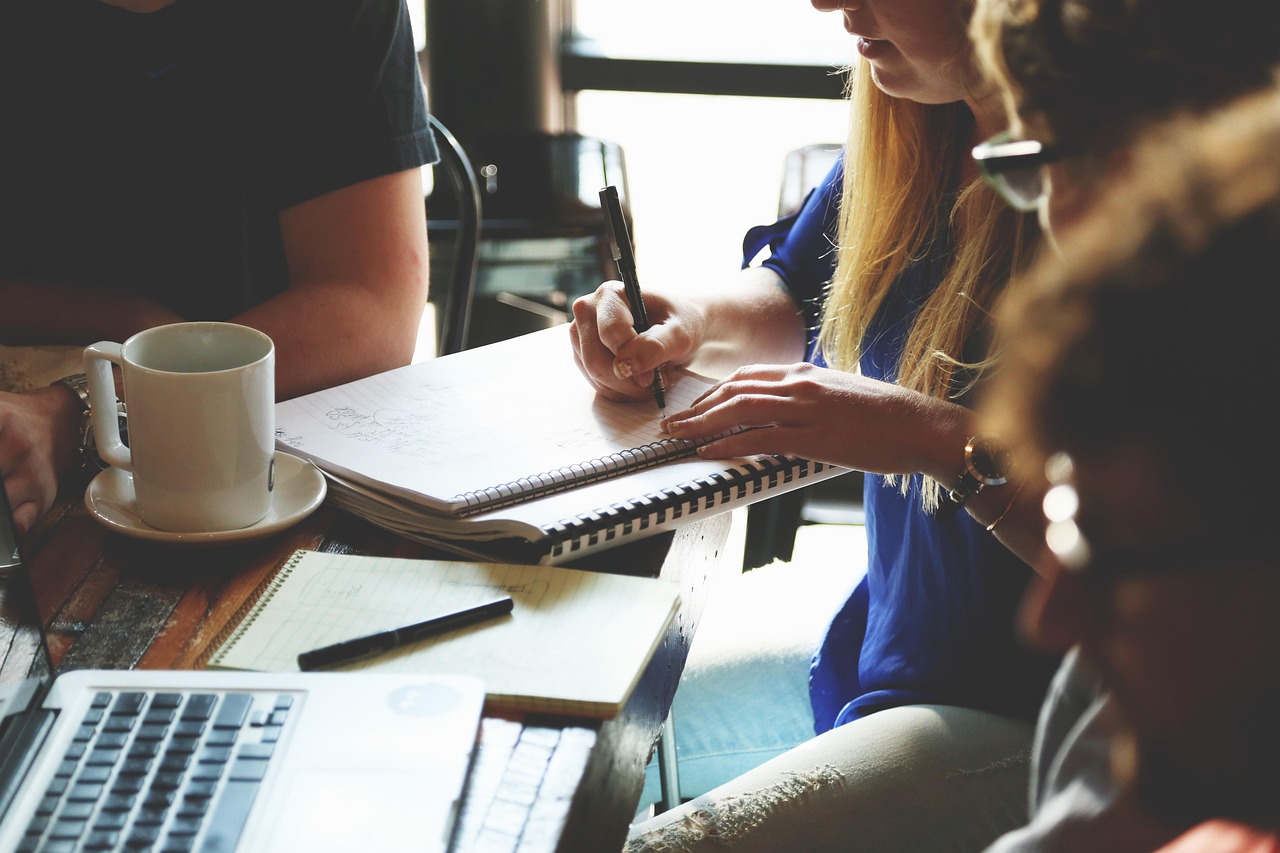 Modèle de business plan : comment bien démarrer votre projet découvrez comment élaborer un business plan efficace pour structurer votre projet, séduire les investisseurs et assurer le succès de votre entreprise.